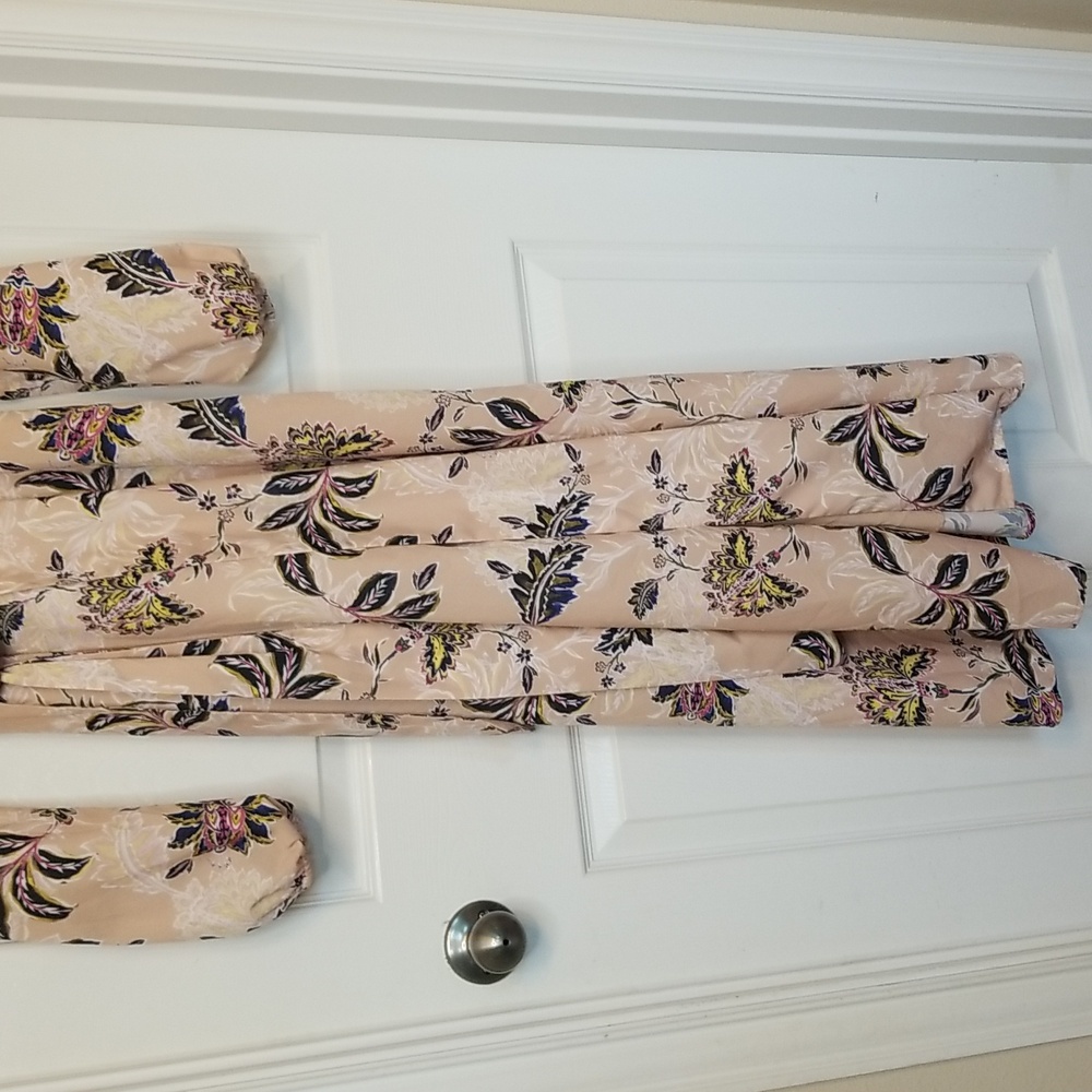 The Jetset Diaries Floral Long Sleeve Maxi Dress Tan Black Below Knee Size Small - Picture 4 of 14
